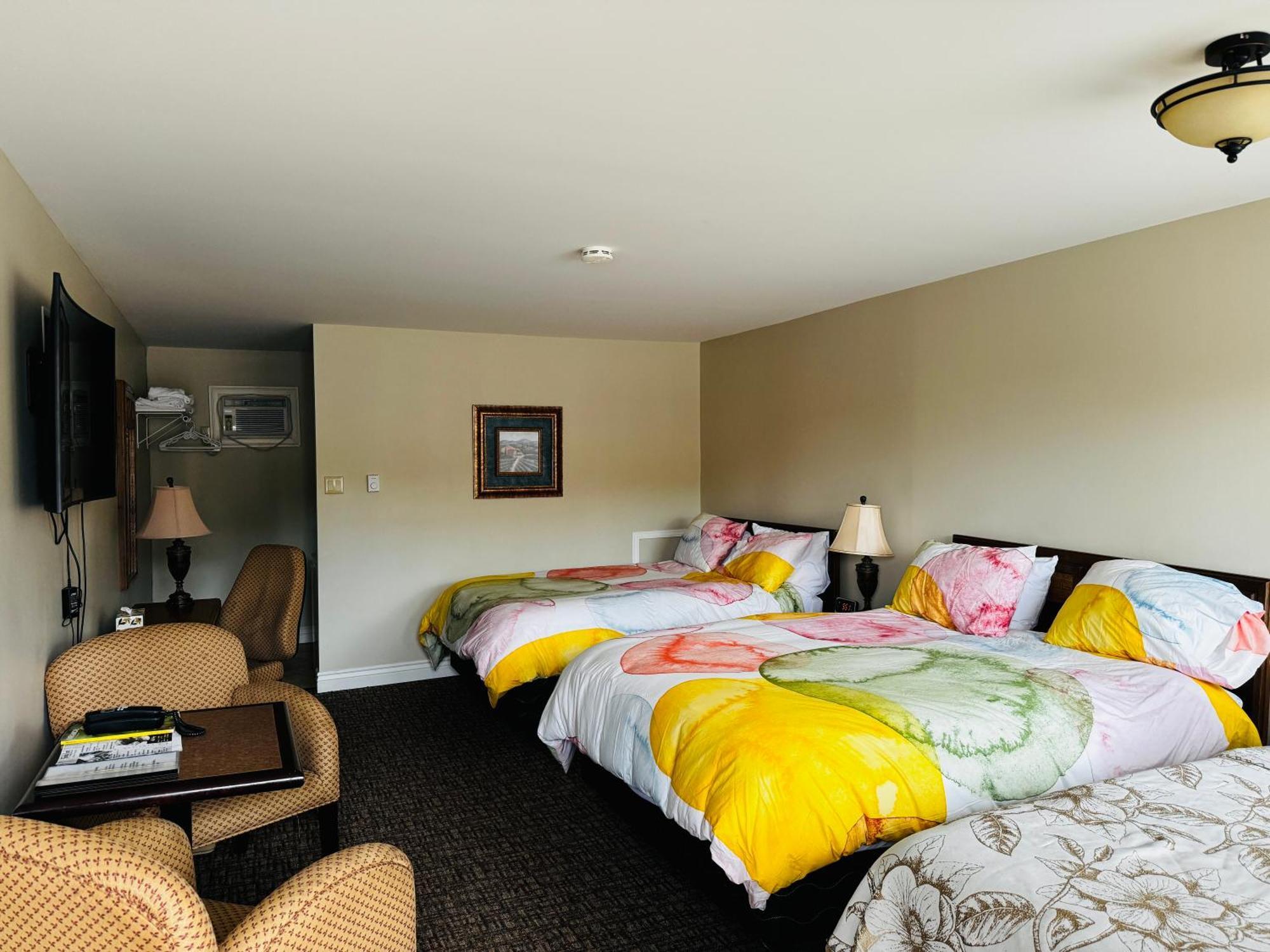 Fundy Line Motel มิรามิชี ภายนอก รูปภาพ